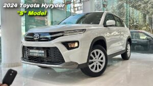 बेहतरीन फ़ीचर्स और आकर्षक डिज़ाइन के साथ Toyota की यह कार मचा रहीं धूम, जाने डिटेल्स