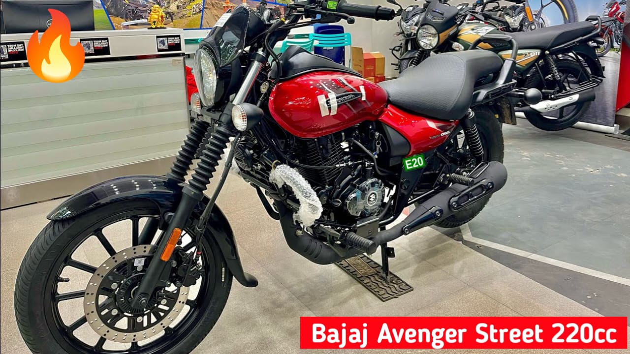 Bajaj Avenger Street