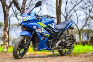 KTM की खटिया खड़ी करने आ गई Suzuki Gixxer SF बाइक, स्पोर्टी लुक में शानदार फीचर्स