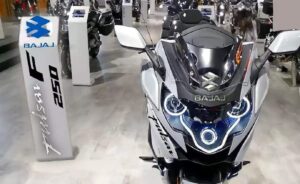 Yamaha और KTM की लंका लगाने 250cc इंजन के साथ लांच हुई, Bajaj Pulsar NS250 बाइक