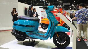 Hero और Yamaha को टक्कर देने 70 Kmpl माइलेज के साथ आई Lambretta V125 स्कूटर