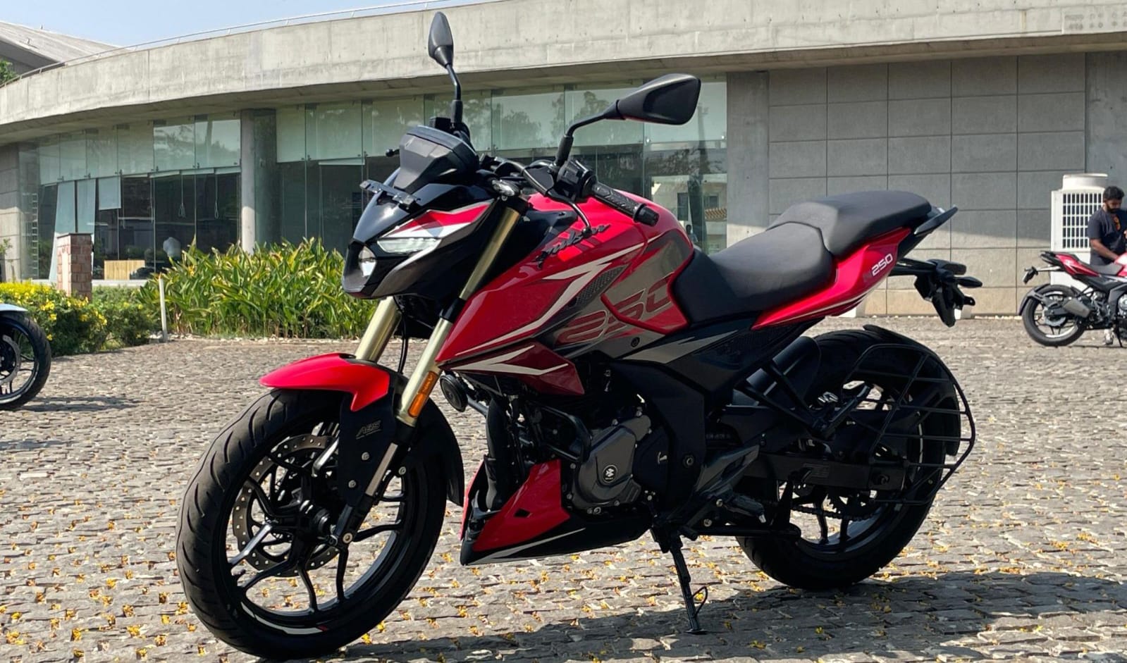 Bajaj Pulsar 2024