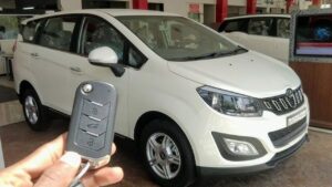 Tata को टक्कर देने लग्जरी इंटीरियर के साथ लॉन्च होगी Mahindra Marazzo MUV कार